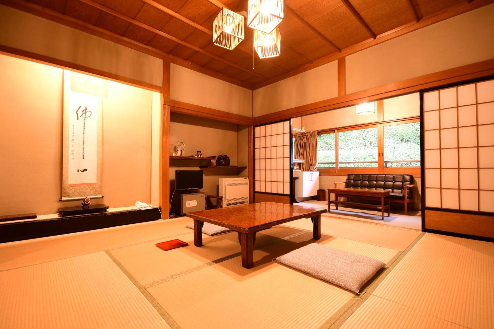 Koyasan Shukubo Fugenin Hotel ภายนอก รูปภาพ