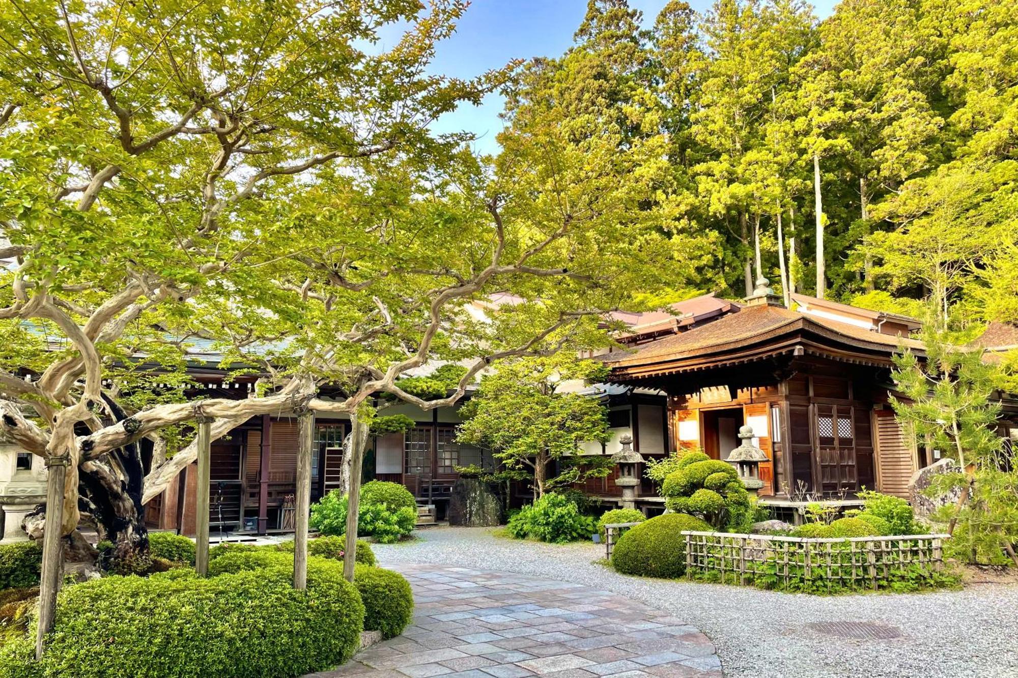 Koyasan Shukubo Fugenin Hotel ภายนอก รูปภาพ